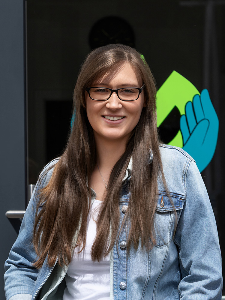 Porträtfoto von Fabienne Biber bei Geislers Mobile Pflege